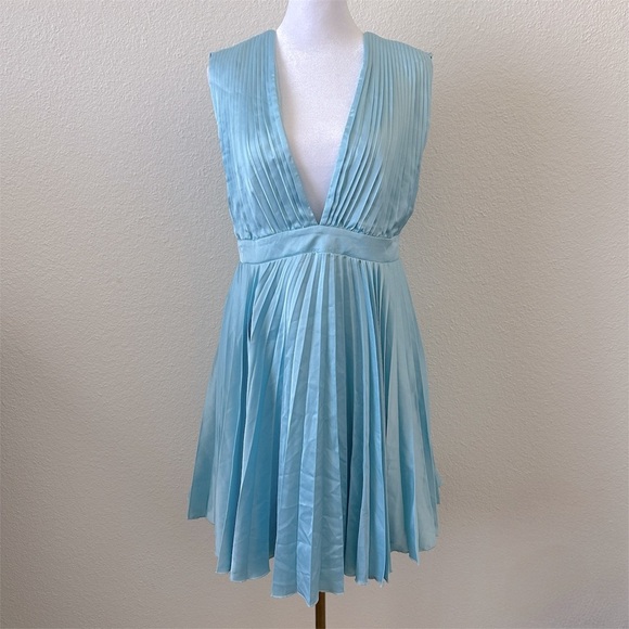 ABERCROMBIE AND FITCH Plunge Pleated Mini Dress NWT in Aqua Blue Sz. Medium Tall - Picture 8 of 16